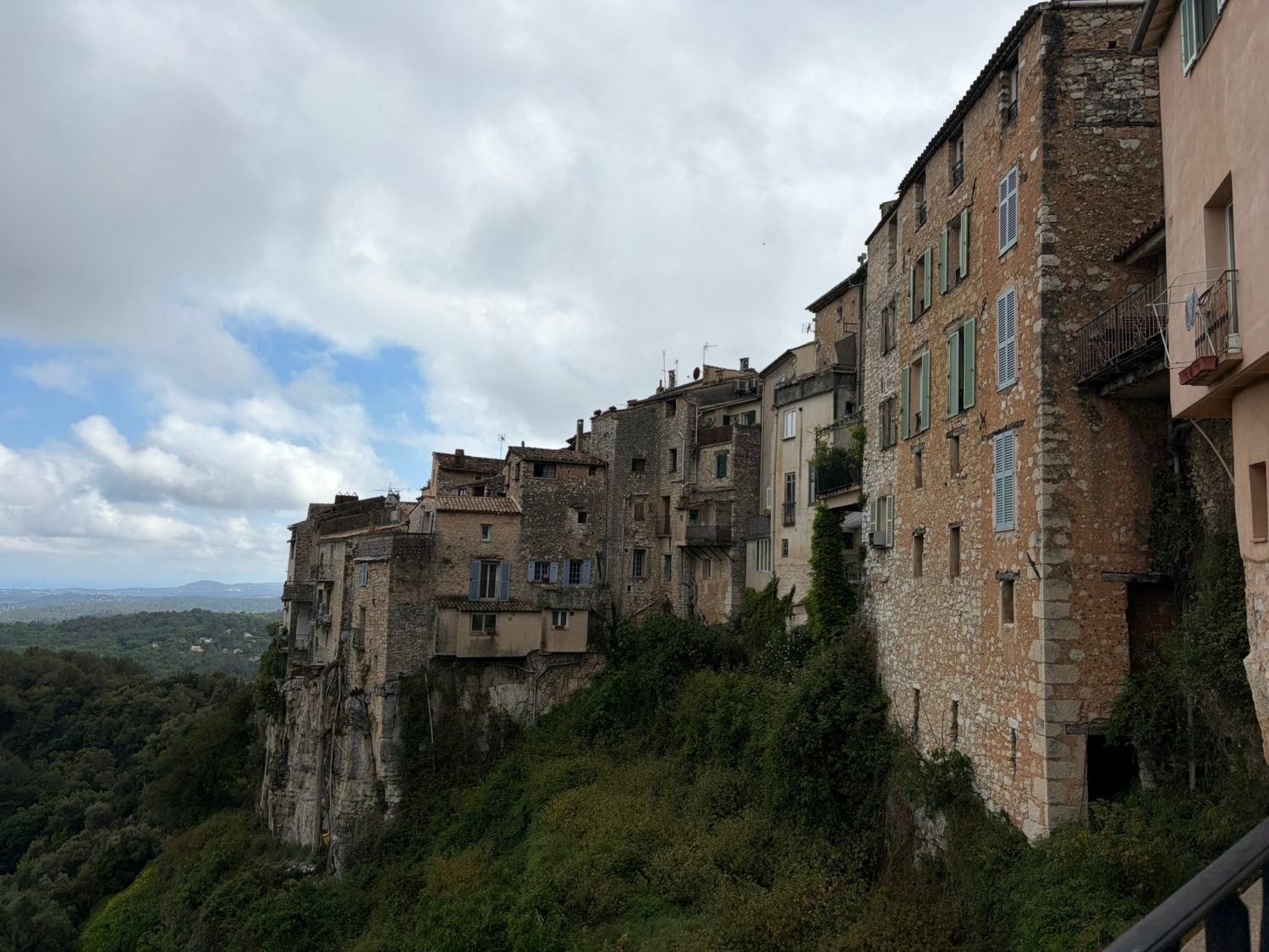 Tourrettes-sur-Loup village médiéval